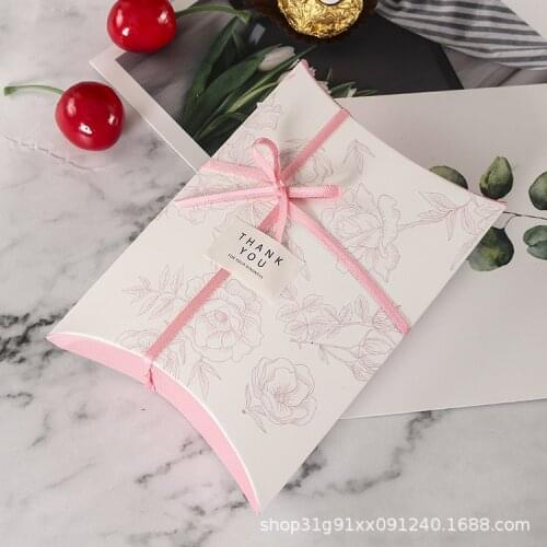 50pcs/lot New Colorful Pillow Box Ribbon Bow Present Flower Pouch Kraft Paper box Wedding Favors Gift Box Christmas Party Supply