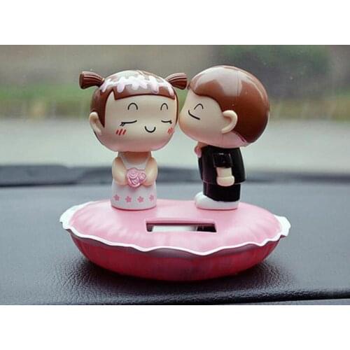Solar Power Car Doll Shaking Heads Kissing Cute Creative Automotive Car Ornament Car Accessories