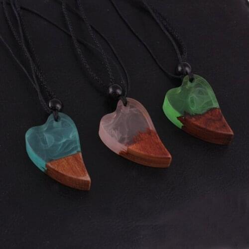 New high-end pendant necklace sweater chain blue and green solidification time resin handmade bag pendant G001