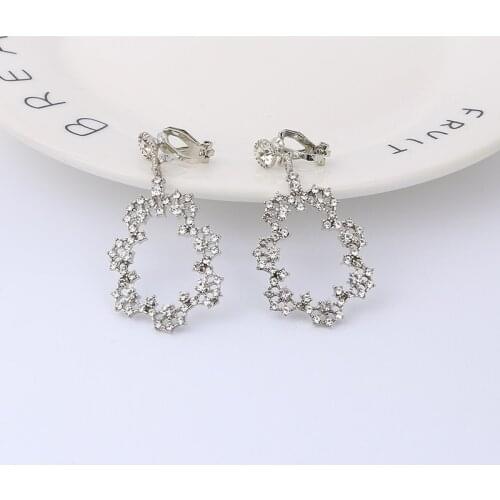 New Fashion 2018 Novelty Flower Clip On Earrings Without Piercing For Women Wedding Party Hollow Ear Clip Trendy Fashion Jewelry