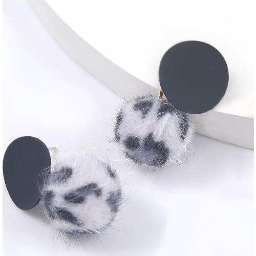 Korean Fashion Creative Leopard Print Hair Ball Earrings Womens Popular Retro Drop Earrings Banquet Jewelry Accessories