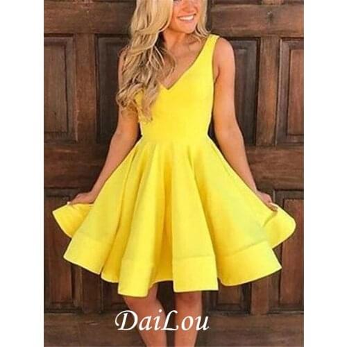 A-Line Minimalist Sexy Engagement Cocktail Party Dress V Neck Sleeveless Knee Length Satin with Pleats 2021