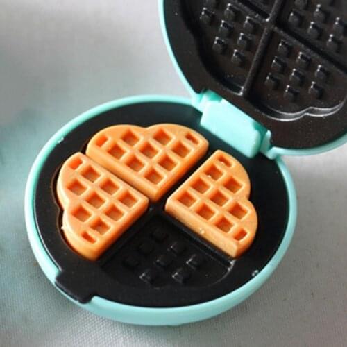 7Pcs/Set Cute Realistic Plastic Mini Bread Waffle Machine Miniature Toaster Model DollHouse Kitchen Toy Craft for Entertainment