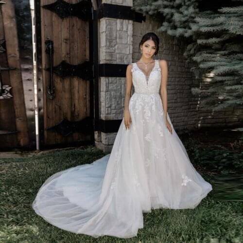 Charming V-Neck A-Line Wedding Dresses Appliques Backless Custom Made Bridal Gowns Vestido De Noiva