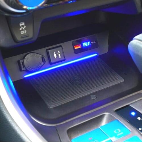 Car Qi Wireless Charging Fast Charger Car Charger Panel Phone Holder For Toyota RAV4 RAV 4 2019 2020 / Wildlander Accessories