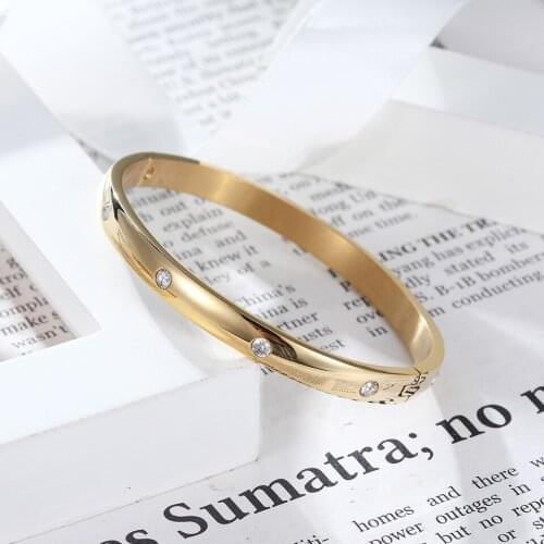 Beautiful Curved Face Inlaid With 10 Zircon Bangle Top Quality Stainless Steel Gold Jewels Love Bangle For Women Bracelet Gift