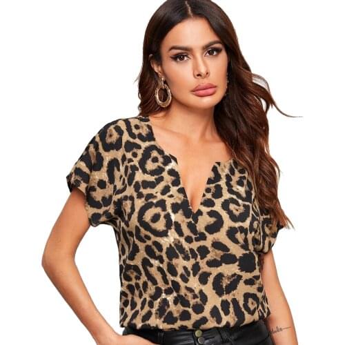 2021Womens Top T-Shirt Spring/Summer New Casual Fashion Leopard Print V-Neck Loose Large Size Short Sleeves Sexy Style