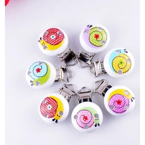 5PCs Baby Pacifier Clips Mixed Pattern Snail White Wood Metal Holders Cute Infant Soother Clasps Funny Accessories 4.4x2.9cm