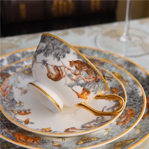 Luxury Porcelain Equatorial Jungle Plate Ceramic Animal Dishes Collectible Tableware Tiger Cup Cake Tray Dessert Plate Home Deco