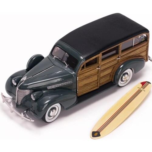 1/18 Scale Alloy Diecast 1939 Chevrolet Woody Surf Wagon Fleetmaster Car model Model Vehicles Toys for fans Collections