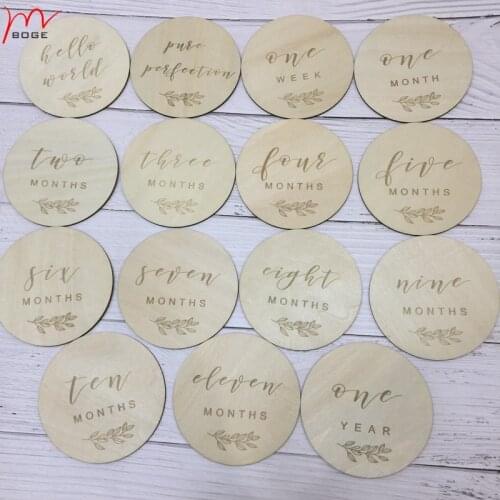 2020 new style Etched Wooden Baby Milestone Cards Baby Monthly Announcements Milestone Plaques Photo Prop