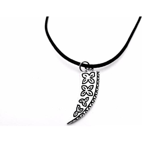 Vikings Clover on Norse Wolf Tooth Necklace Charm Pendant Simple Animal Tiger Teeth Spike Leather Rope Necklaces