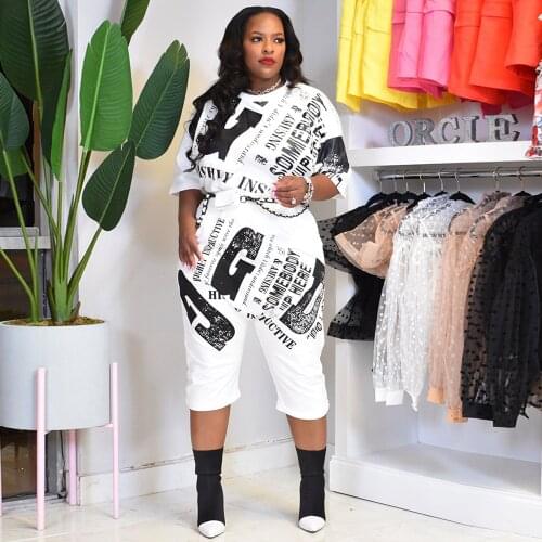 Fashionable Black White Letter Print Half Sleeve T-shirt and Baggy Knee Length Pant for Women Hipster Female Two Piece Outfit