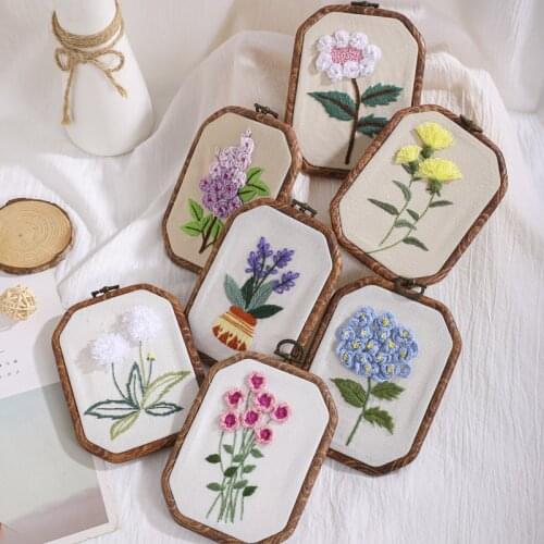 Little lucky little flower DIY cloth novice European style embroidery flower material package kit. Free bamboo embroidery25*25