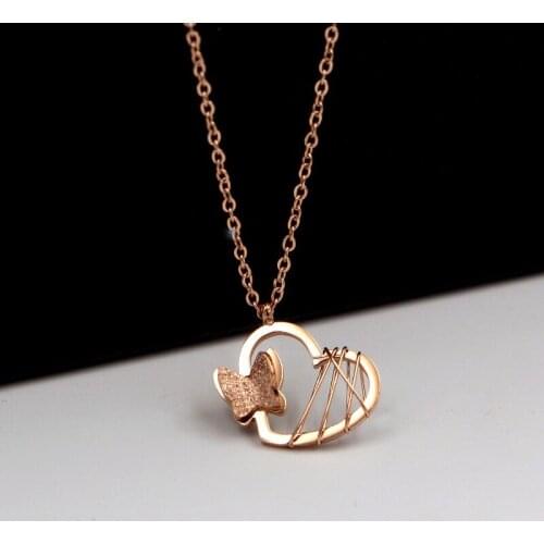 Fashion Temperament Frosted Butterfly Sandwich Woman Necklace Wild Peach Heart Clavicle Necklace For Women Jewelry Wholesale