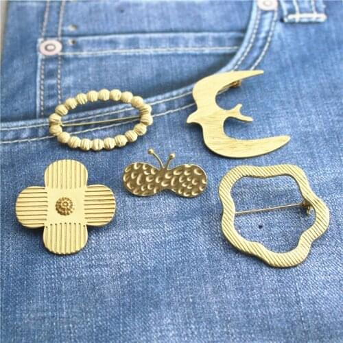All-match simple clean face matt gold swallow bee variety of female brooch accessories