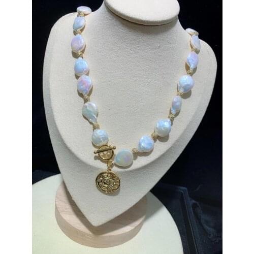 Baroque freshwater pearl necklace female clavicle chain fashion simple niche light luxury design necklace