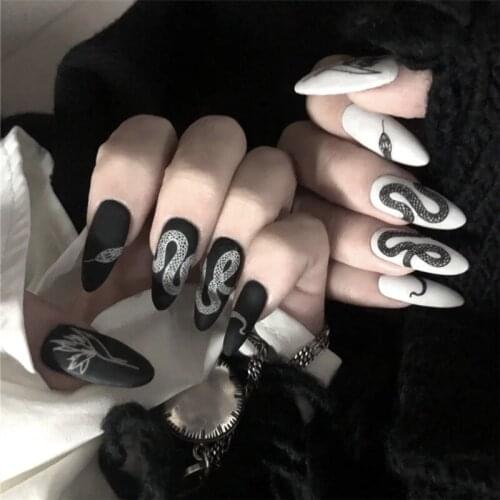 24Pcs/Set Long Stiletto Fake Nails Punk Snake Pattern Black White Matte False Nails Artificial Full Nail Tips Manicure Tools RP