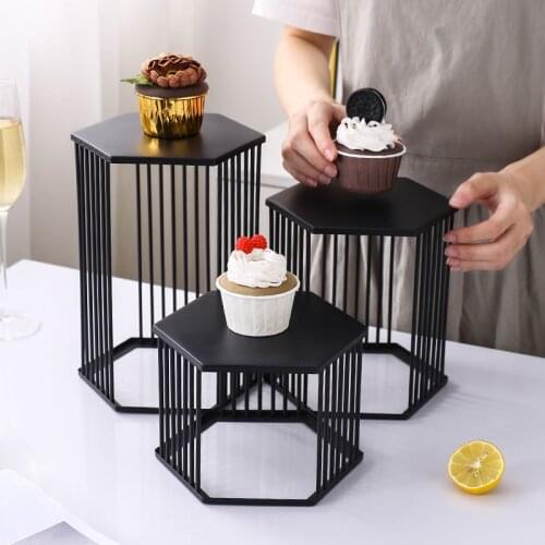 European-style metal table tray, dessert fruit tray, home creative living room cake dessert table display tray, home decoration