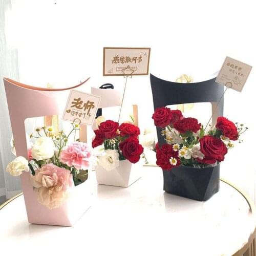 Portable Flower Box Paper Handy Gift Bag Wedding Rose Party Gift Packaging Box Kraft Paper Handbag for Candy Cake Birthday