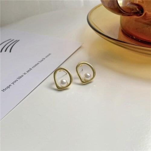 Irregular Circle Simulated-pearls Cute Earrings Simple New Studs Earrings Wholesale