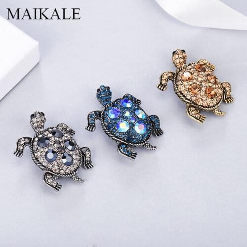 MAIKALE Rhinestone Sea Turtle Brooch Pins Crystal Tortoise Broche Animal Brooches for Women Kids Clothes Accessories Charm Gifts