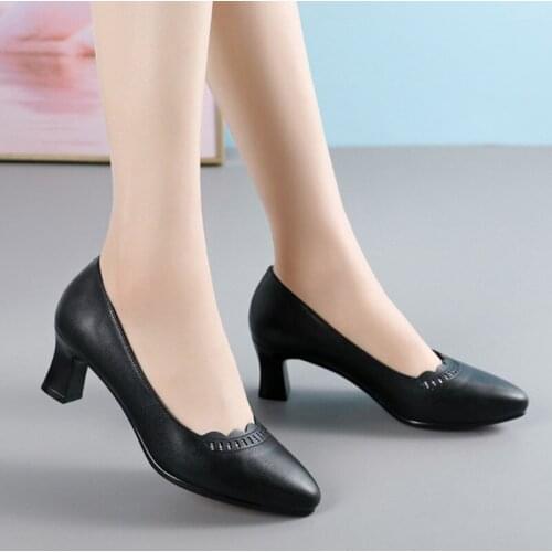 2021 Mother Shoes Plus Size 41 Spring/Autumn Soft PU Women Pumps Solid Black Ladies Office High Heels Mid Heel Female Heels Shoe