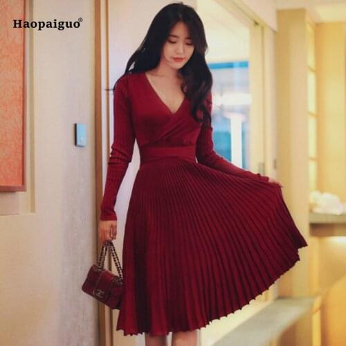 2018 Solid Pleated Dress Autumn Women Burgundy Full Sleeve V-neck Vintage Casual Knitting Dress Elegant Party Dresses Vestidos