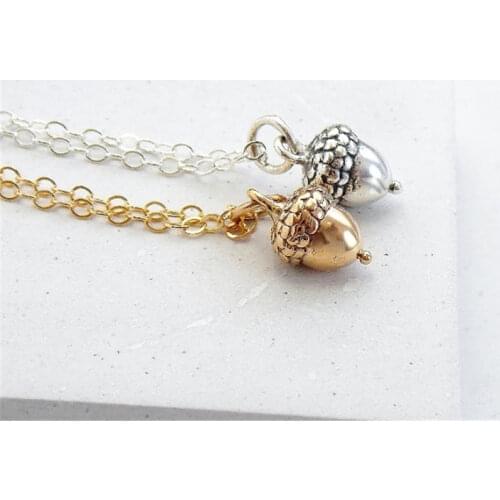 2pcs1 Set of Acorn Coconut Necklace Creative Fruit Clavicle Chain Peter Pans Kiss Fashion Girl Jewelry Gift