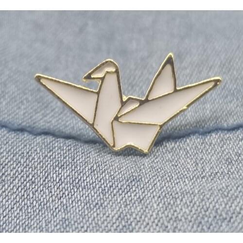 Golden Enamel Pin White Paper Crane Brooches Custom Lapel Pins Backpack Bag Cute Badge Jewelry Gifts