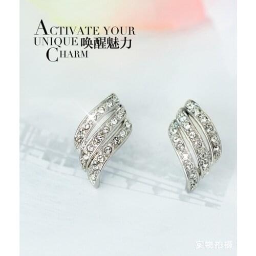 HOT Fashion aristocracy Retro three-dimensional angel wings Earrings Feather inlay zircon earrings Free shipping