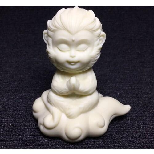 Monkey King Character Decoration Statue， Modern art hand-carved Home living room decoration ornaments Gift statue