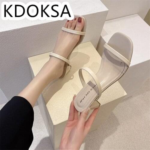 Spring/Summer 2021 new Korean version of womens chunky sandals with one character buckle square peep-toe fairy style casual hee
