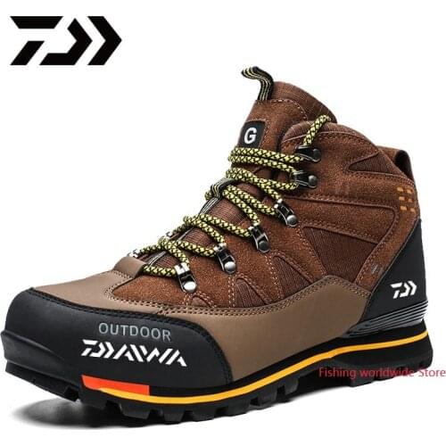 2021 Daiwa Men Fishing Shoes Waterproof Leather Shoes New Popular Outdoor Shoes Men High Top Winter Boots Climbing Fishing Shoes