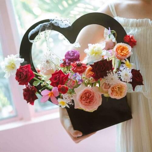 Portable Heart Shaped Flower Basket Mother Day Flower Tote Gift Bag Cardboard Box Flower Bouquet Arrangement Packaging Paper Box