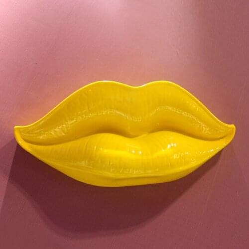 3D Decorative Emboss Mouth Sculpture Bar Wall Hanging People Body Parts Home Decoration Plating Lips Statues