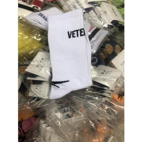 Tide brand VETE socks classic joint letter net red street sports socks cotton men and women middle tube socks