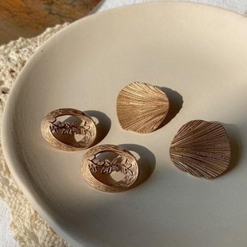 2 Pcs/lotMatte Sand Gold Metal Buttons Hollow Leaves Shell-shaped Decorative Buttons DIY Clothing Accessories YS201012-4