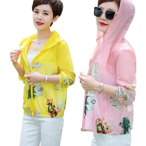 Womens Summer Jacket 2021Middle-aged Mother Thin Short Jackets All-match Printed Hood Sun Protection Clothing Plus Size 5XL A