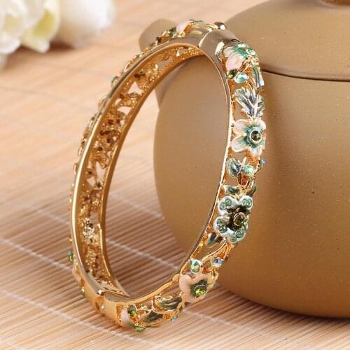 Free shipping hollow-out gold-plated bracelet contracted han edition fashion people adorn article origin source for straight