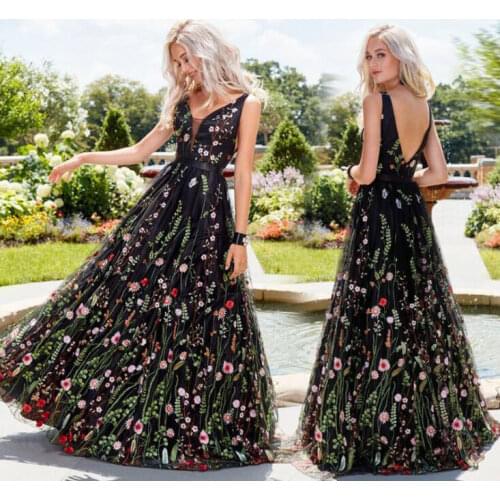 Elegant women dress Flower embroidery fashion dress Deep V sleeveless Dancing party dress Backless expansion skirt
