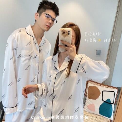 Satin Couples Pajamas Home Wear Leisure Comfortable Thin Black White Words Mens Womens Nightgown Same Cardigan Suit Sleepwear