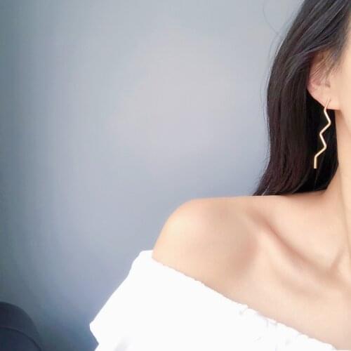 Korea Long Wave Earrings for Women Jewelry Ear Stud European Simple Snake Pattern Stud Earings Girl Gift E358