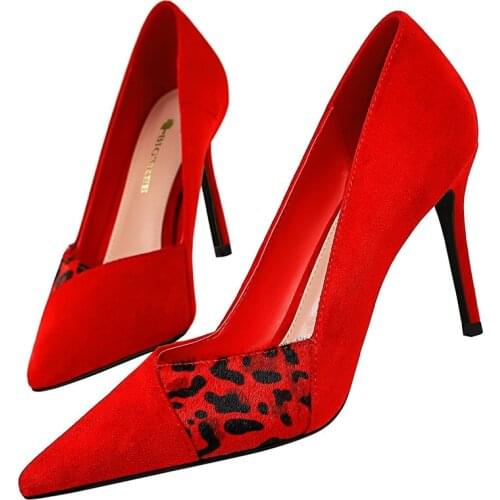 Europe sexy, stylish, thin heels, narrow heels, baggy slit, pointed hair, leopard shoes High