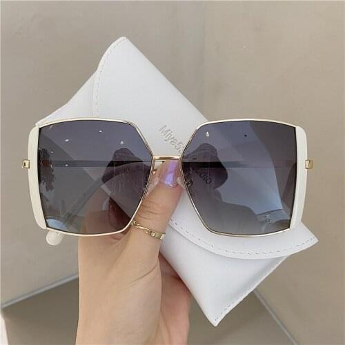 2021 new sunglasses Fashion Womens Sunglasses high sense thin net red street shooting Fashion Driving UV protection