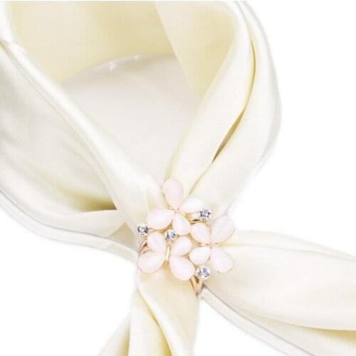 BONLAVIE Flower Brooches For Clothes