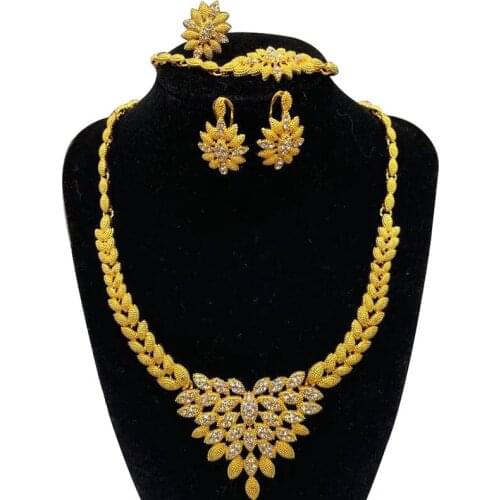 Women Exquisite Luxury Dubai Jewelry set of gold color India Nigeria African Jewelry Accessories wedding gift Wholesale