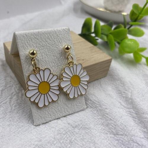 Fashion Simple Sunflower chrysanthemum earrings earrings for Women Korean Minimalist Earrings Jewelry Accessories wholesale