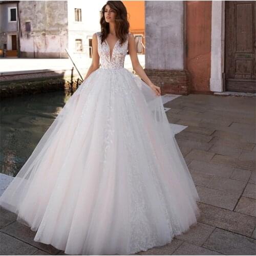 2021 Floor Length V-Neck Sleevless Backless Lace Applique Simple Plain Wedding Dress Bride Gown Vestidos De Novia robe mariée