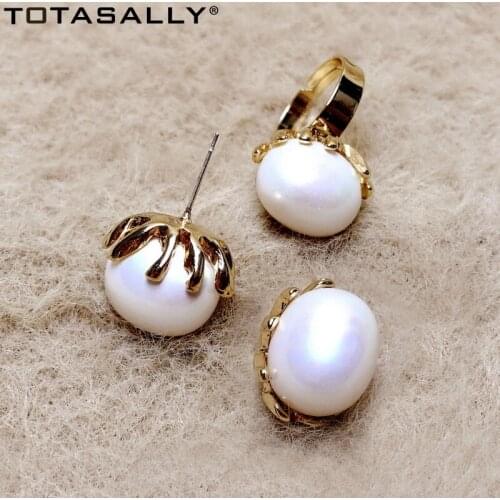 TOTASALLY Fashion Designed Wedding Earrings Baroque Oval Simulated Pearl Stud Earrings Classic Statement Bridal Jewelry Dropship